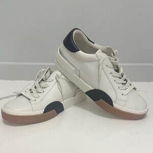 Dolce Vita women sneakers size 6.